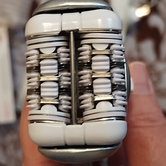 Emjoi Brand "eRase" e60 Epilator - Picture 3 of 6